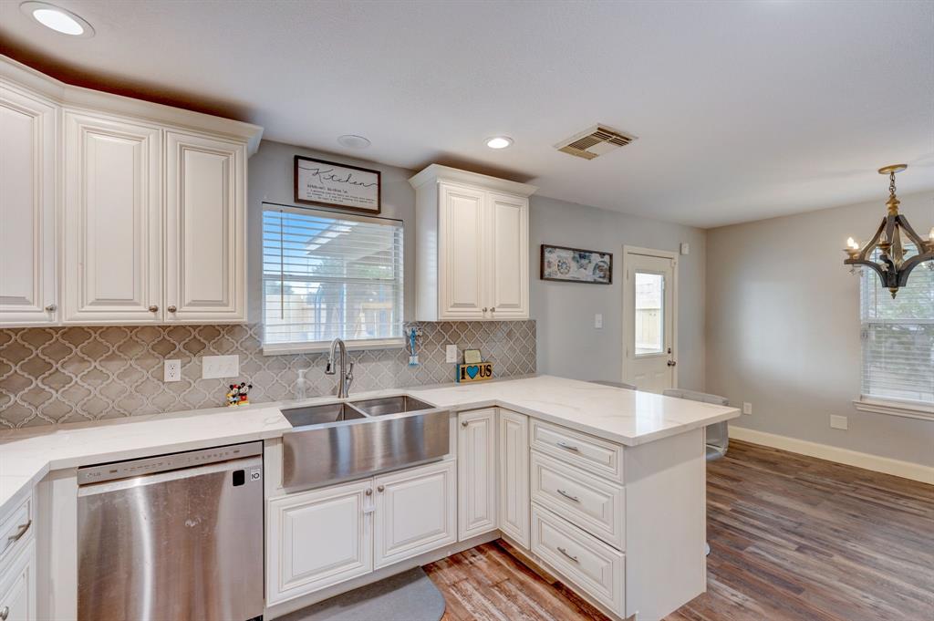 10302 Pine Meadows Blvd, Baytown, TX 77523