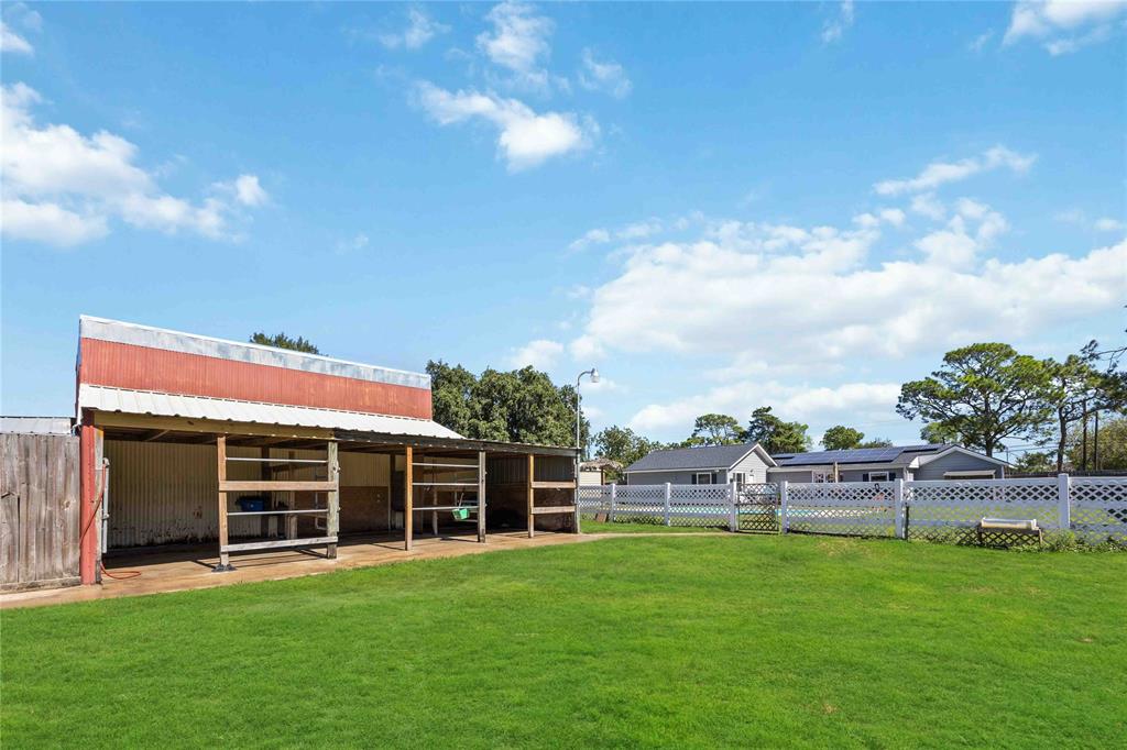 702 Newman Rd, La Marque, TX 77568