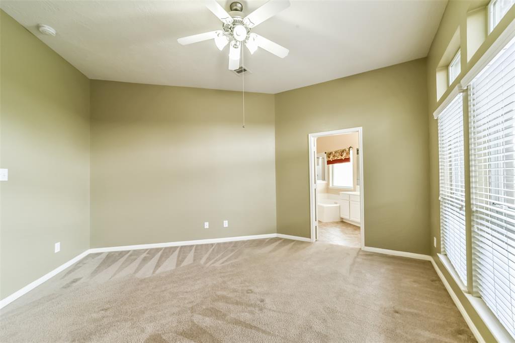 1537 Sunmeadow Blvd, Friendswood, TX 77546