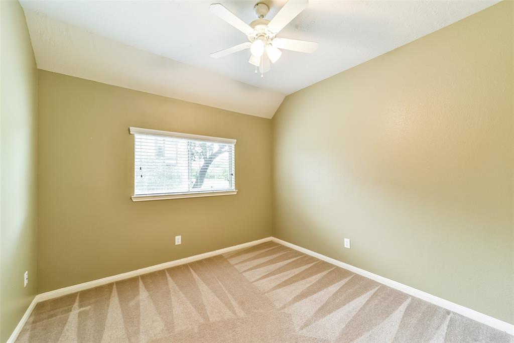 1537 Sunmeadow Blvd, Friendswood, TX 77546