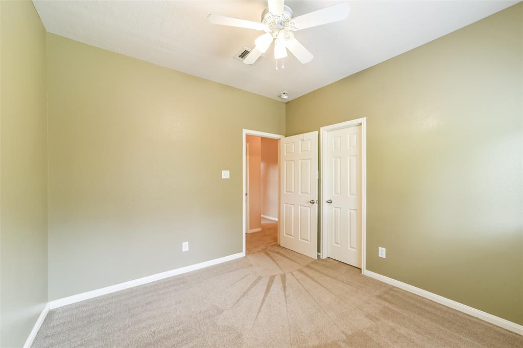 1537 Sunmeadow Blvd, Friendswood, TX 77546