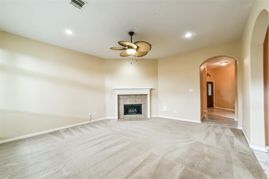 1537 Sunmeadow Blvd, Friendswood, TX 77546