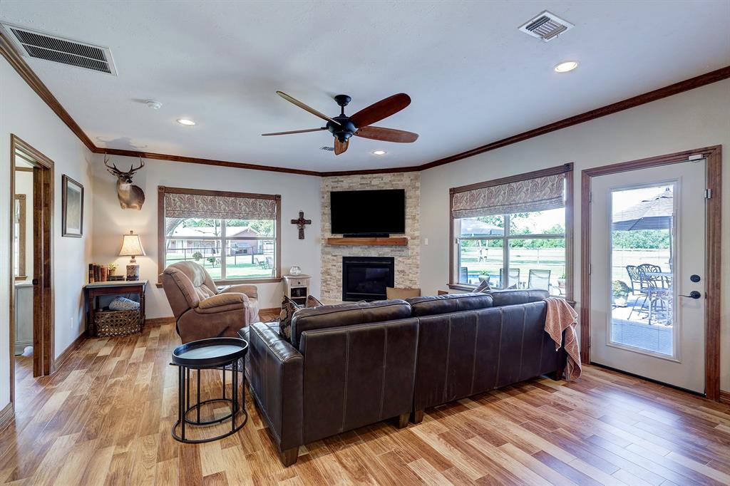 2018 Laura Ln, Lomax, TX 77571