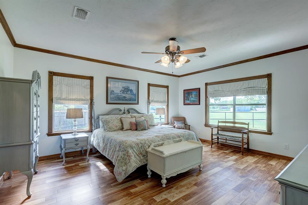 2018 Laura Ln, Lomax, TX 77571