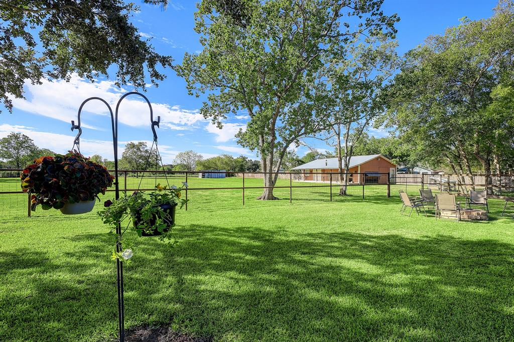 2018 Laura Ln, Lomax, TX 77571