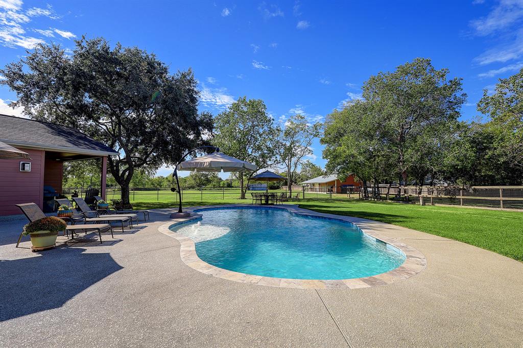 2018 Laura Ln, Lomax, TX 77571