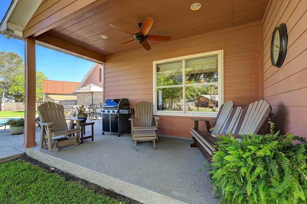 2018 Laura Ln, Lomax, TX 77571