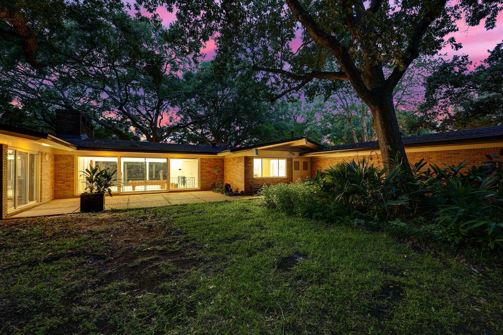 402 Lakeshore Dr, El Lago, TX 77586