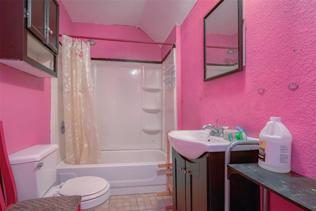 704 Holland Ave, Galena Park, TX 77547