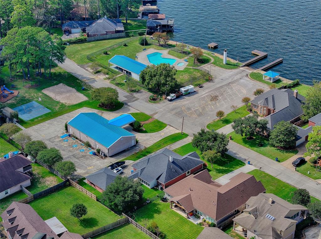 12625 Point Aquarius Blvd, Willis, TX 77318