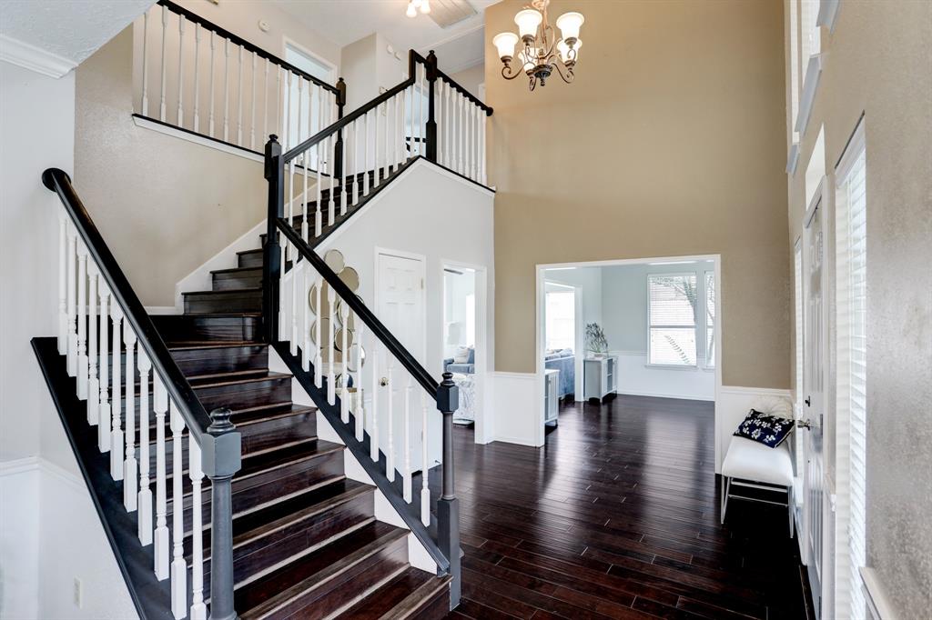 1611 Falcon Ridge Blvd, Friendswood, TX 77546