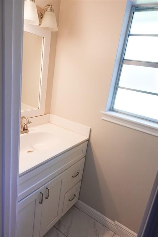 10806 Tupper Lake Dr, Houston, TX 77042