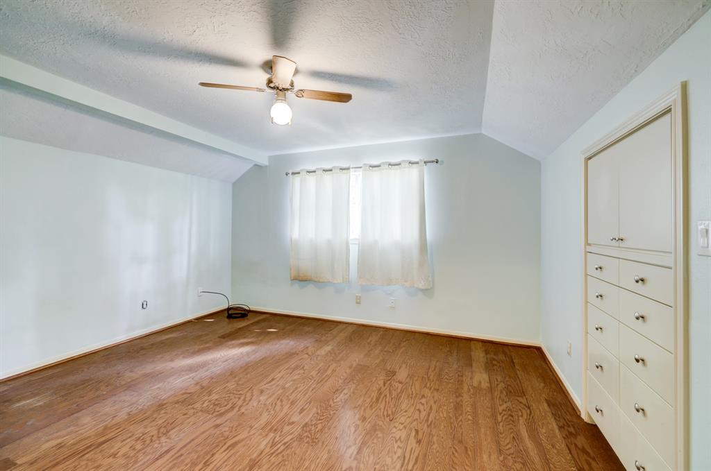 1303 Golden Bear Ln, Kingwood, TX 77339