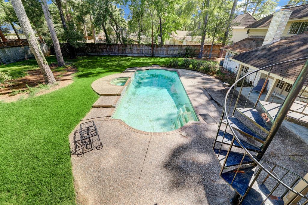 1303 Golden Bear Ln, Kingwood, TX 77339