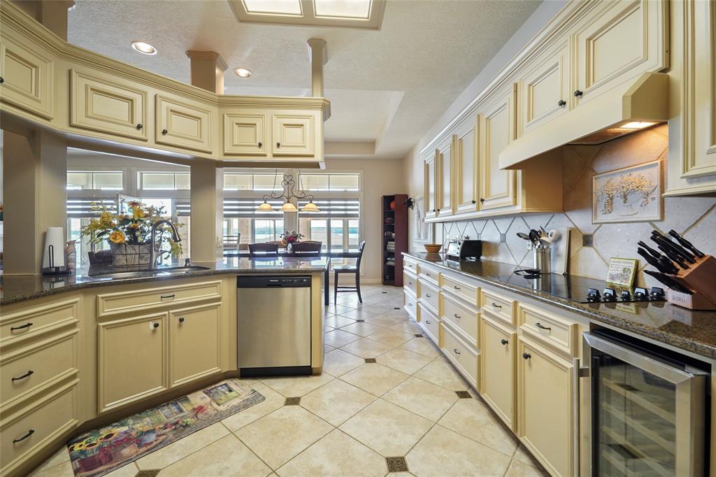 16009 Malibu, Willis, TX 77318, Cape Malibu Lake Conroe Realty