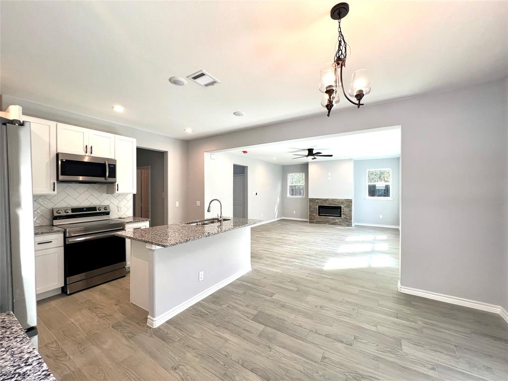 14947 Lamar Rd, Willis, TX 77378