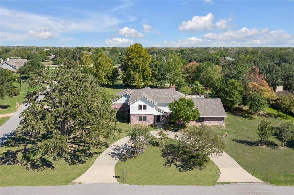 3011 Willow Oak Ln, Sealy, TX 77474