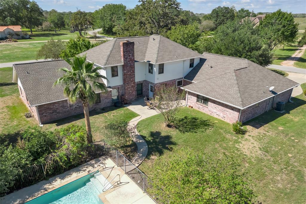 3011 Willow Oak Ln, Sealy, TX 77474