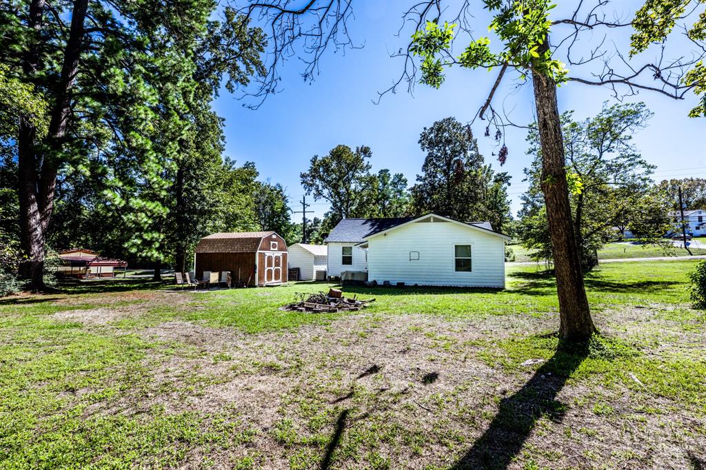 924 Fish Hatchery Rd, Huntsville, TX 77320