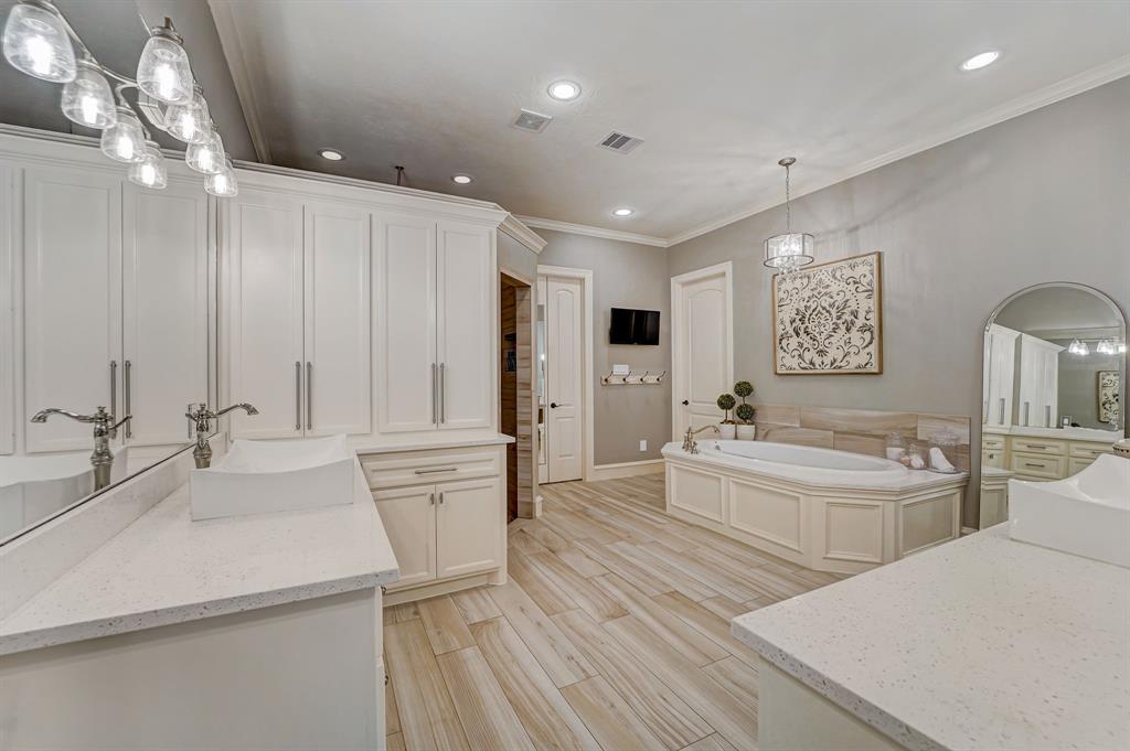 4809 Dutton Lake Dr, Baytown, TX 77523