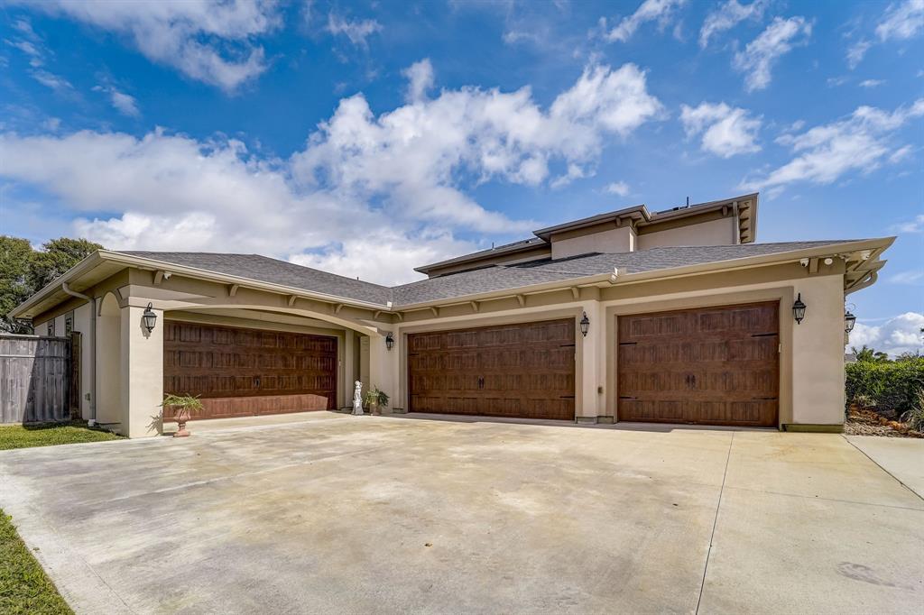 4809 Dutton Lake Dr, Baytown, TX 77523