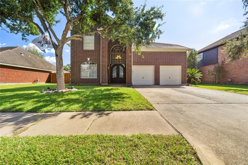 For Sale 2101 Tower Bridge Road, Pearland, TX 77581 5 Beds / 3 Full Baths 179.60/sq ft