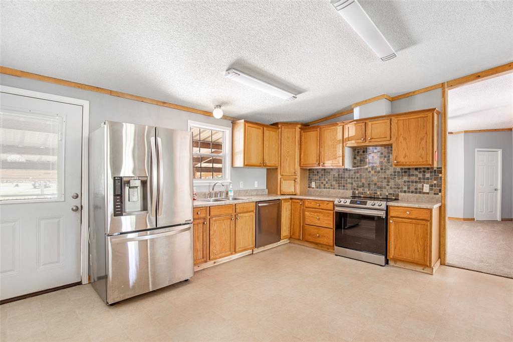 23998 Creekwood Dr, Splendora, TX 77372