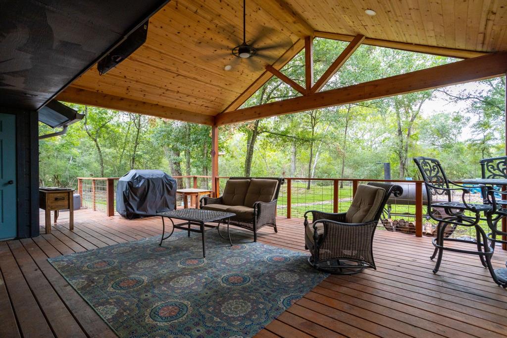 636 Piney Creek Rd, Bellville, TX 77418