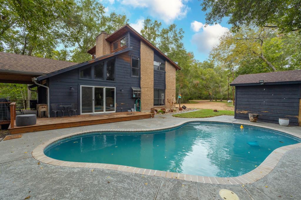 636 Piney Creek Rd, Bellville, TX 77418