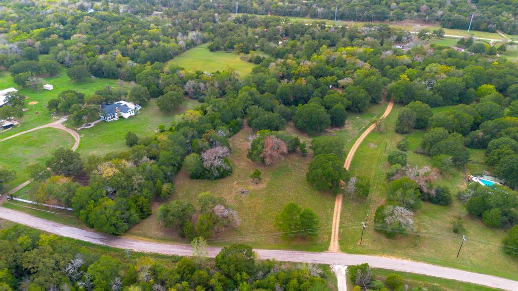 636 Piney Creek Rd, Bellville, TX 77418