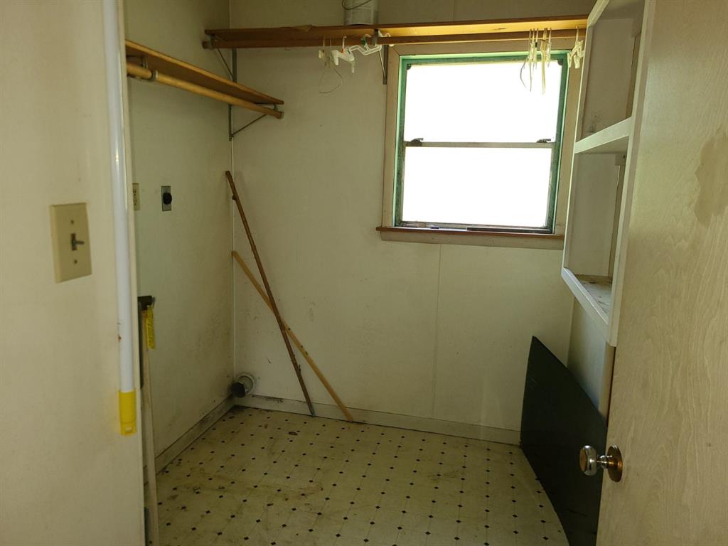 107 W Oak, Daisetta, TX 77533