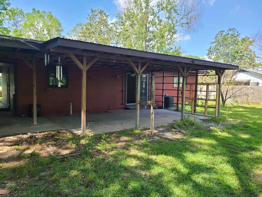 107 W Oak, Daisetta, TX 77533