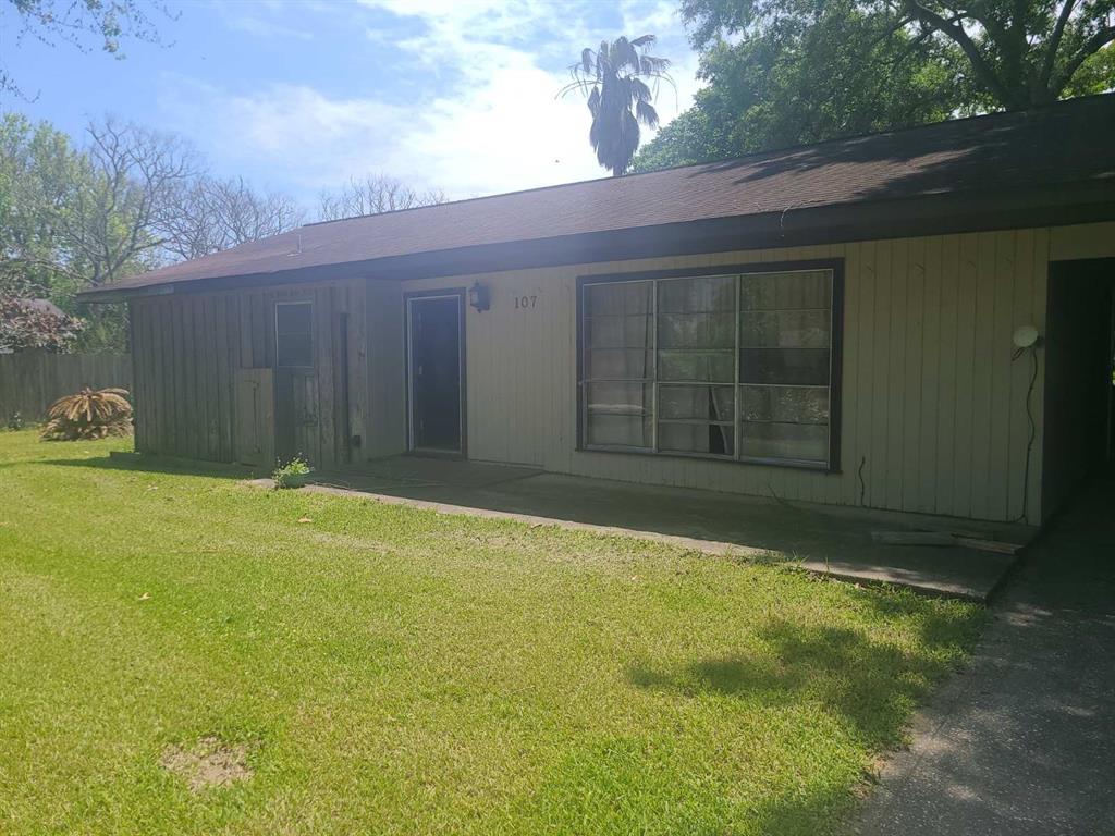 107 W Oak, Daisetta, TX 77533