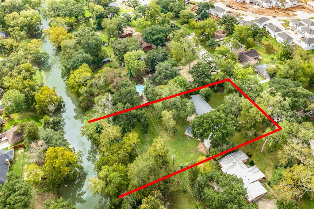 314 Oak Dr, Lake Jackson, TX 77566