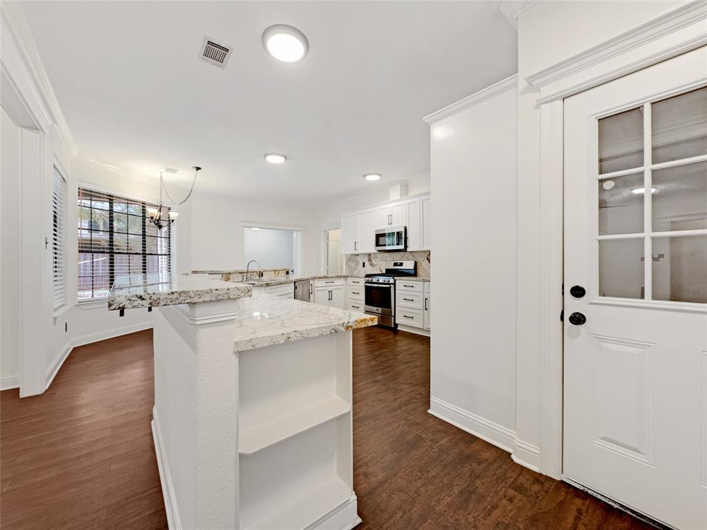 3806 September Dr, Baytown, TX 77521