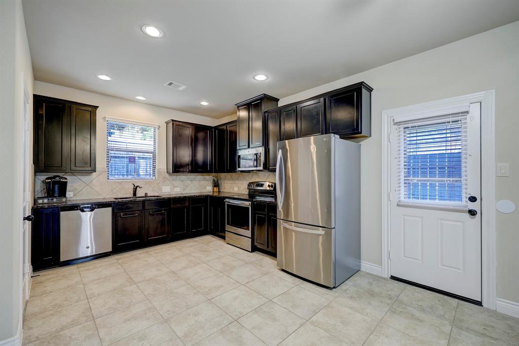 1898 Longmire Rd 13, Conroe, TX 77304