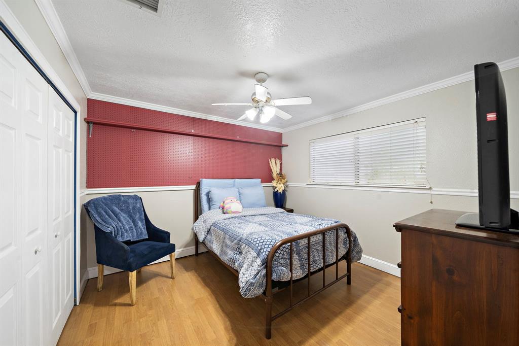 10611 Sageyork Dr, Houston, TX 77089