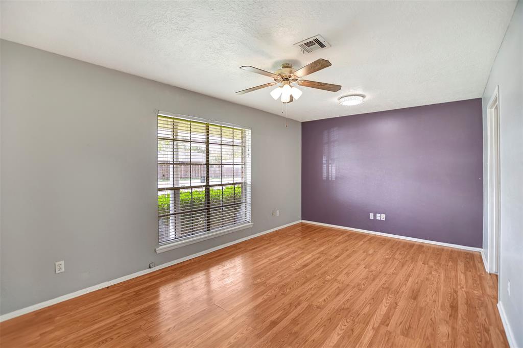 4001 Luella Ave, Deer Park, TX 77536