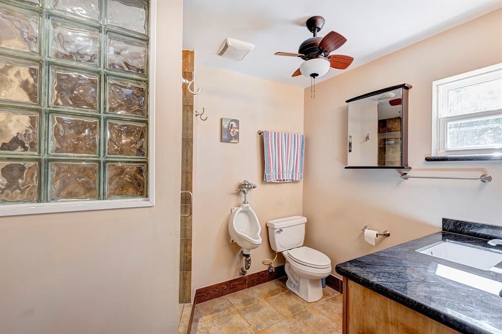 7634 Broadview Dr, Houston, TX 77061