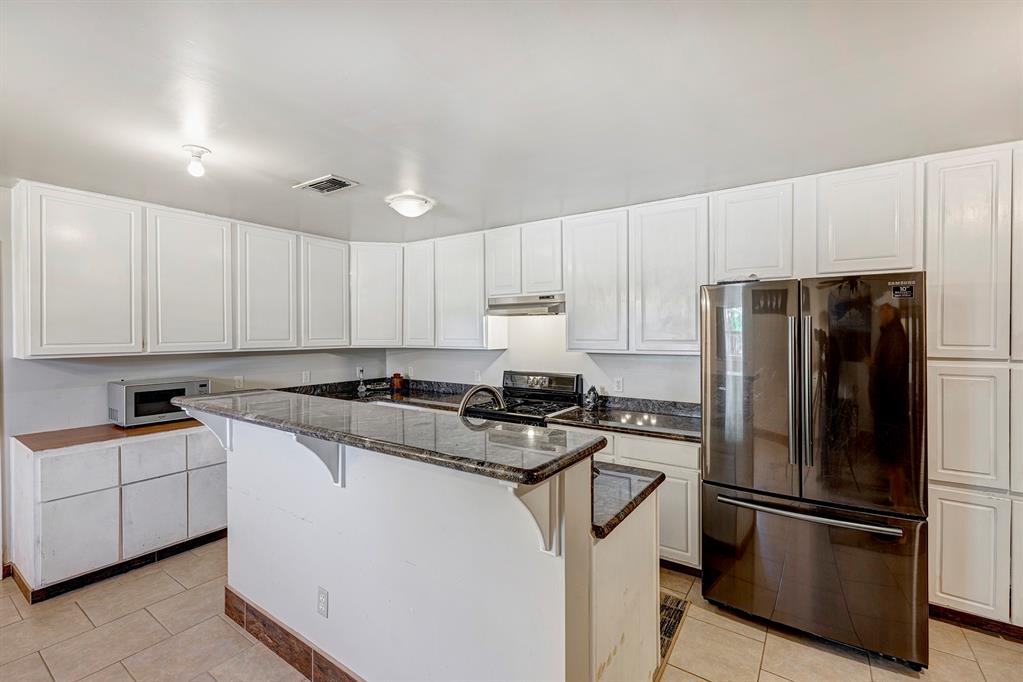 7634 Broadview Dr, Houston, TX 77061