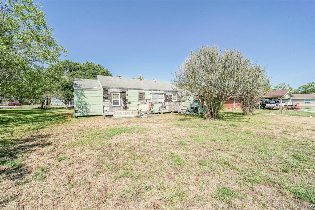 2103 Howell Ave, La Marque, TX 77568
