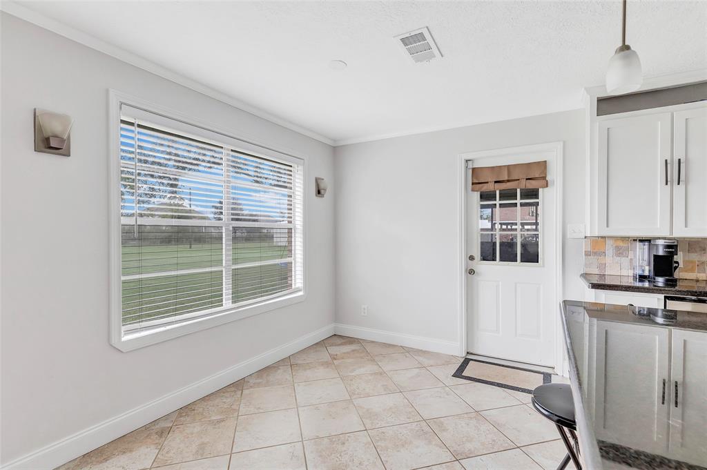 11314 Cherry Point Dr, Mont Belvieu, TX 77535