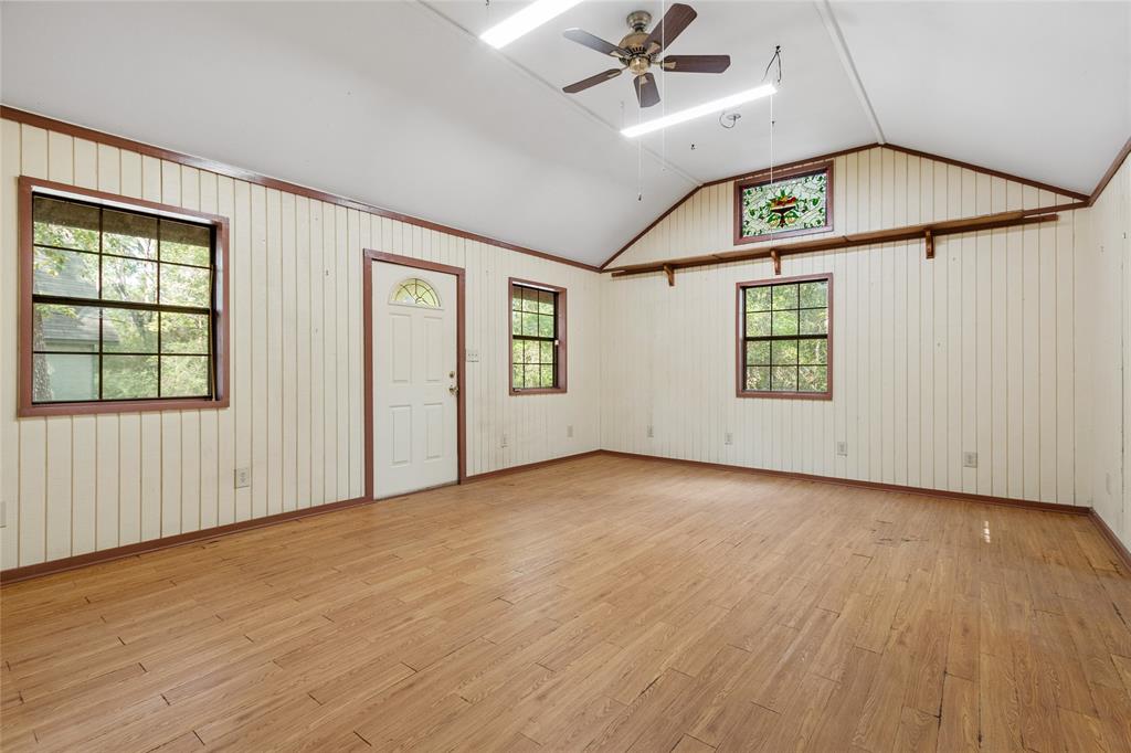 12447 Mill Creek Dr S, Plantersville, TX 77363