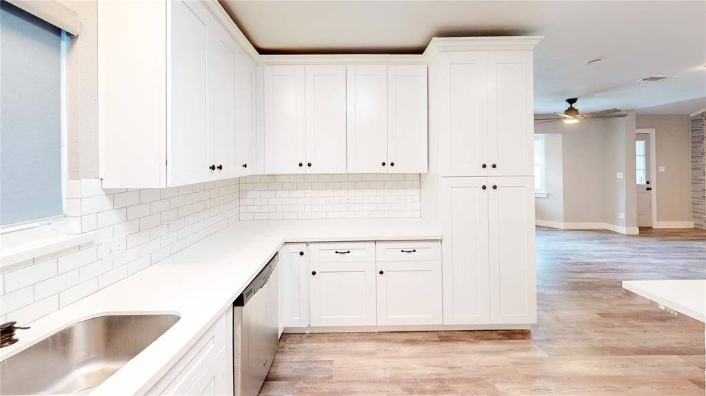 817 Cannan Dr, Angleton, TX 77515