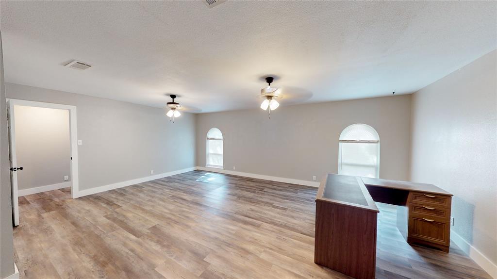 817 Cannan Dr, Angleton, TX 77515