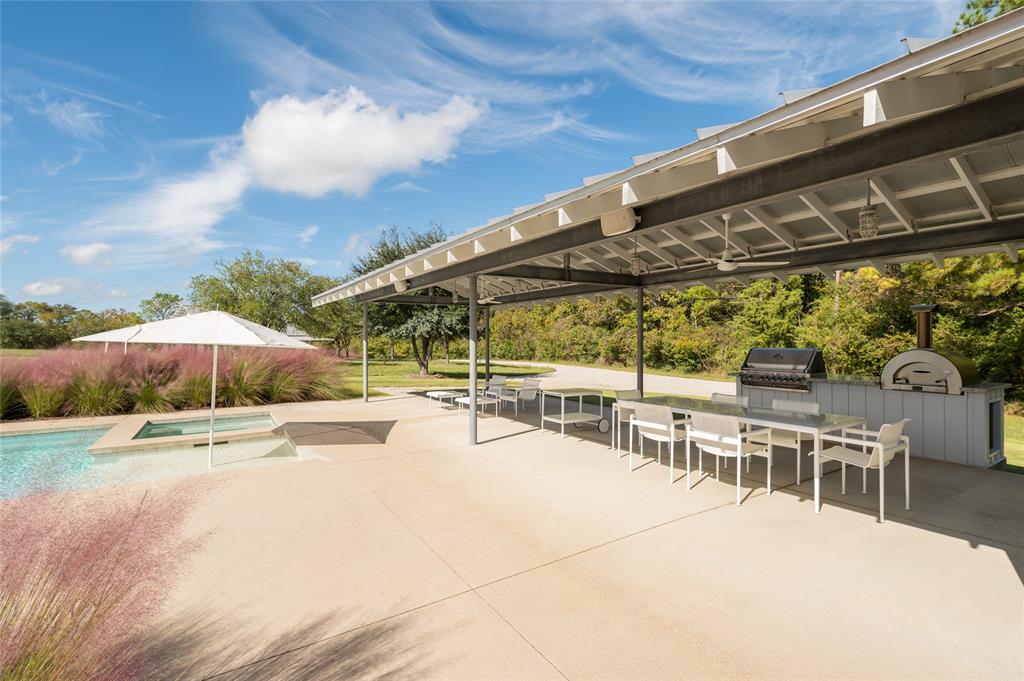 3896 CR 305, Navasota, TX 77868