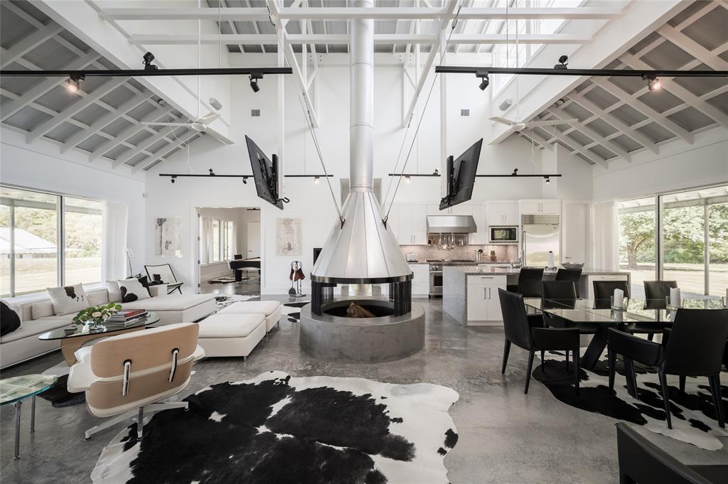 3896 CR 305, Navasota, TX 77868