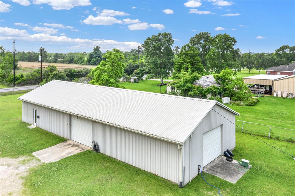 1615 Cemetery Rd, Santa Fe, TX 77517