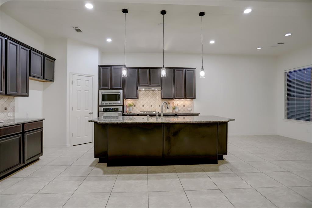 516 W Fork, ster, TX 77598