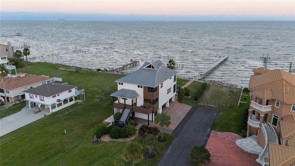 2002 Todville Rd, Seabrook, TX 77586